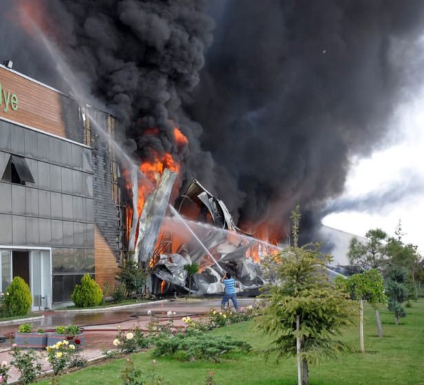 bursada_fabrika_yangini_1432565144_3268