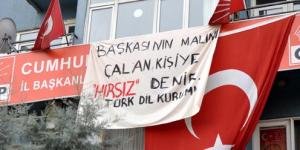 CHP’den pankartlı 17- 25 Aralık göndermesi