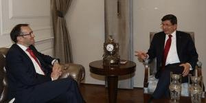 Davutoğlu, BM Genel Sekreteri’nin Kıbrıs Özel Danışmanı Eide’yi kabul etti