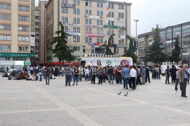 HDP mitinginde tehlikeli gerginlik!