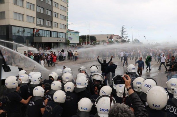 HDP mitinginde tehlikeli gerginlik!