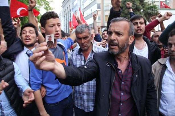HDP mitinginde tehlikeli gerginlik!