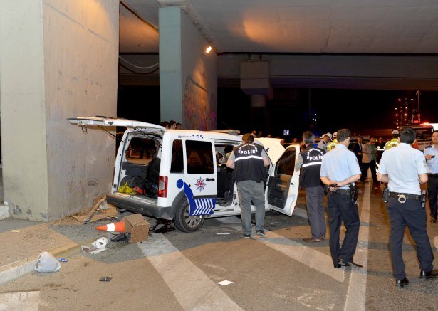 Polis aracı kaza yaptı: 1 şehit, 2 yaralı