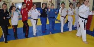 Şiddet onlara sökmez
