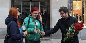 UETD Avusturya Gençlik Kolları 4 bin gül dağıttı