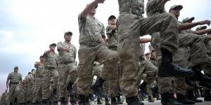 Dövizle askerligi bin avroya düşren kanun Resmi Gazete’de yayımlandı.