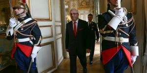 Paris Büyükelçisi, İsmail Hakkı Musa “Güven Mektubu”nu  Hollande’a sundu